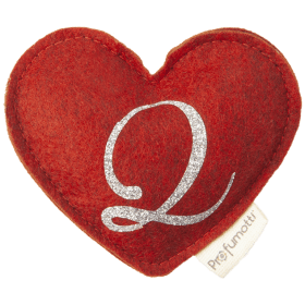 Heart diffuser with glitter letter Q